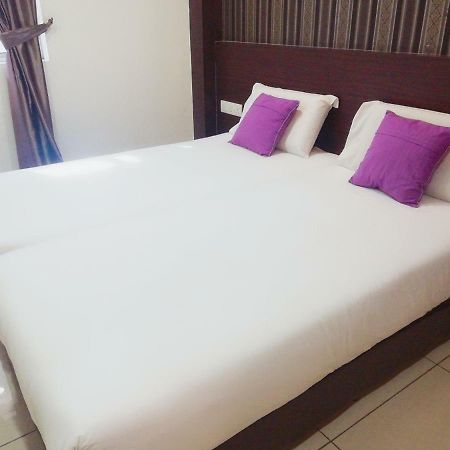 Remember Hotel Bukit Gambir Buitenkant foto