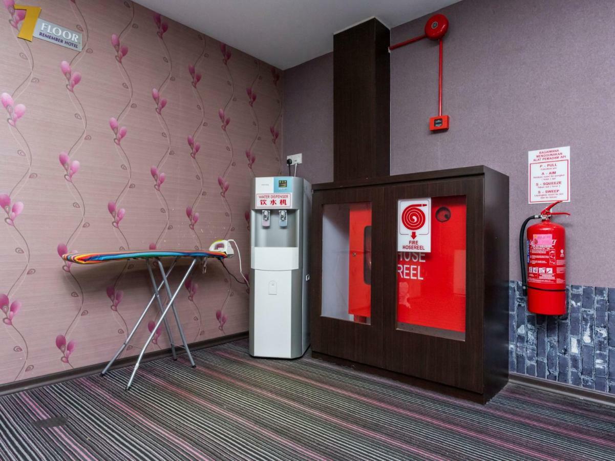 Remember Hotel Bukit Gambir Buitenkant foto