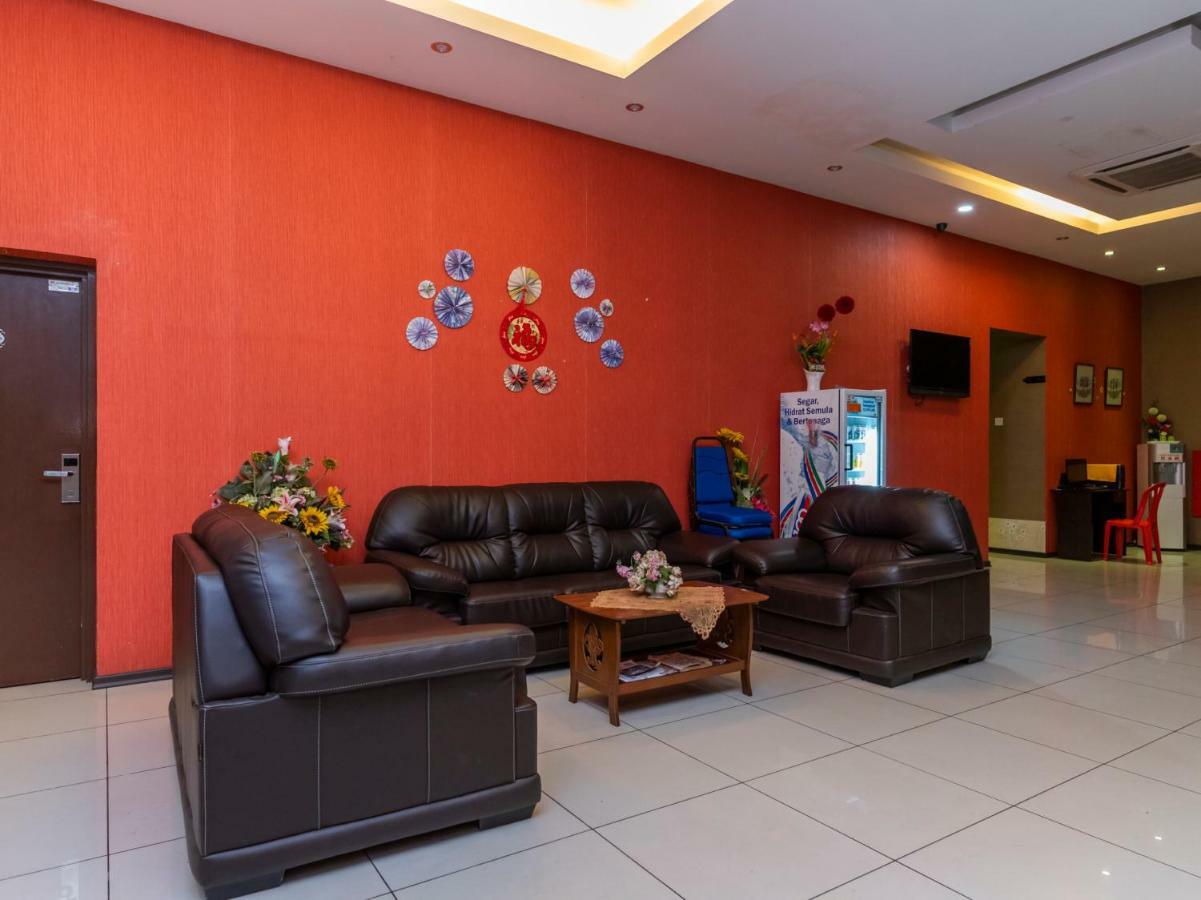 Remember Hotel Bukit Gambir Buitenkant foto