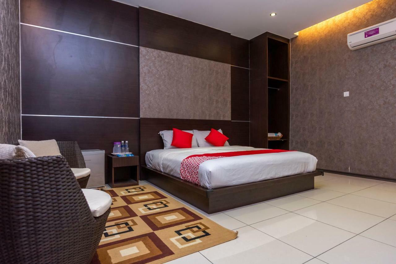 Remember Hotel Bukit Gambir Buitenkant foto