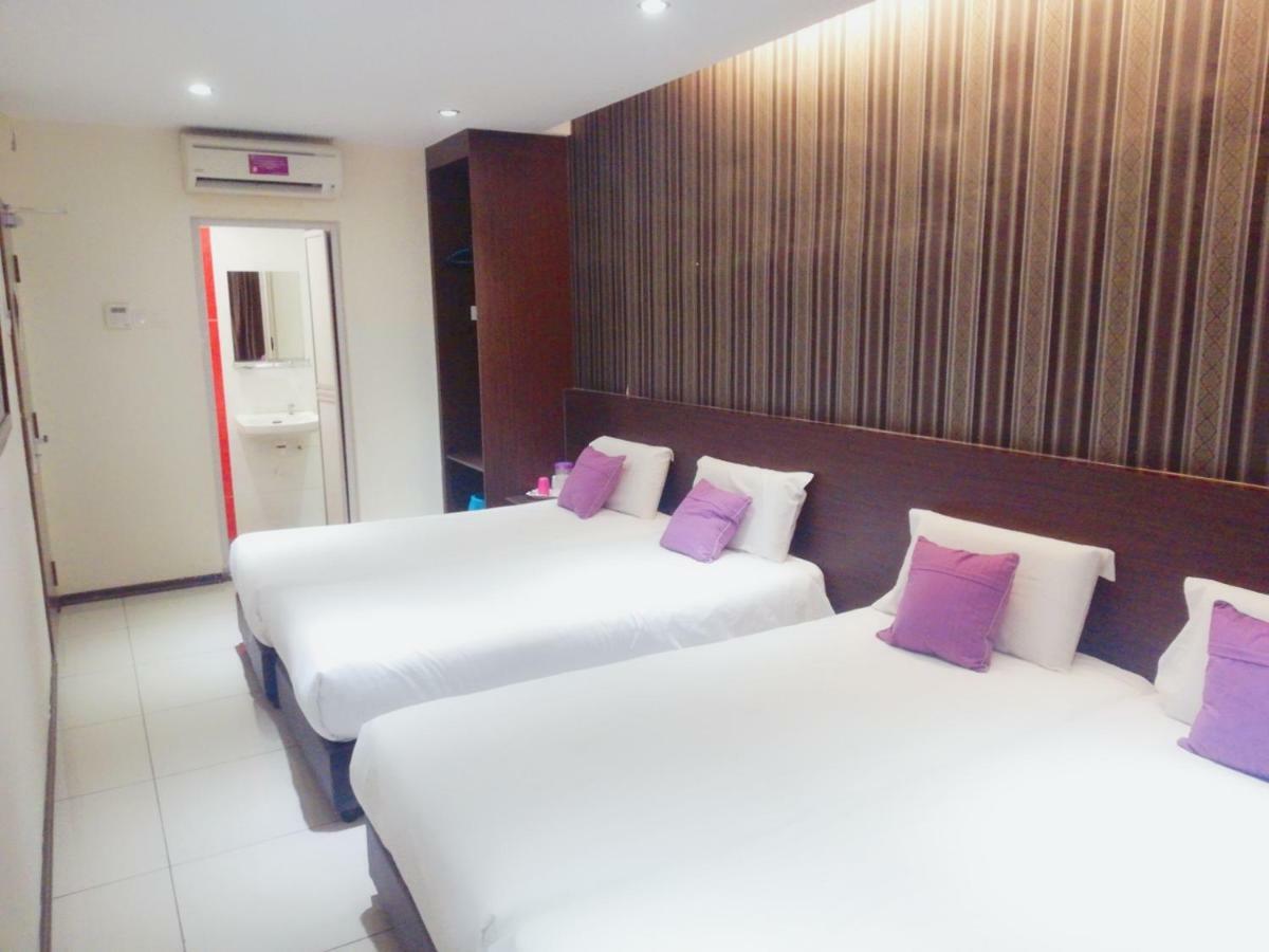 Remember Hotel Bukit Gambir Buitenkant foto