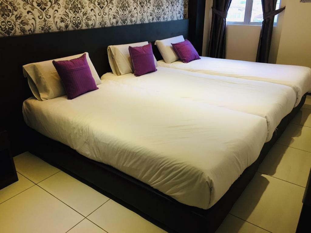 Remember Hotel Bukit Gambir Buitenkant foto