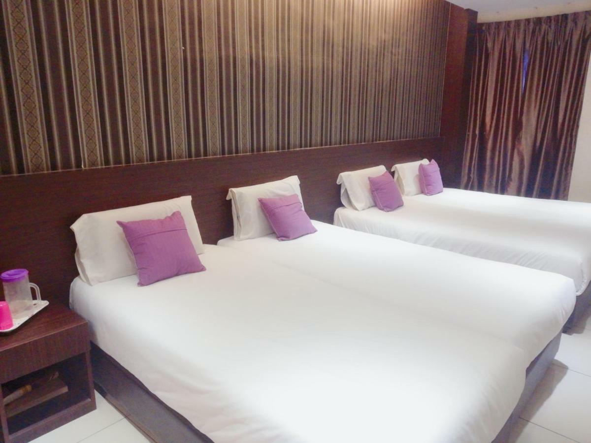 Remember Hotel Bukit Gambir Buitenkant foto