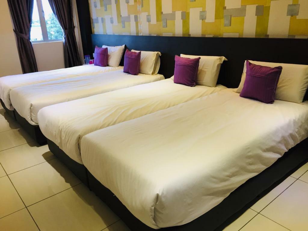 Remember Hotel Bukit Gambir Buitenkant foto